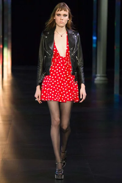 Look 28